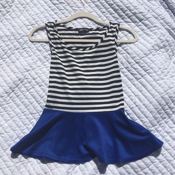 Sleeveless flare top - Picture 2 of 5